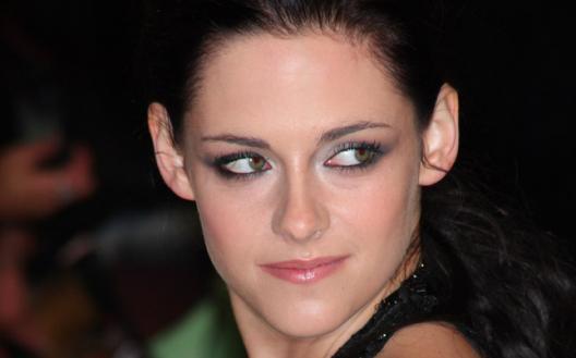 ﻿Kristen Stewart est toujours amoureuse de Robert