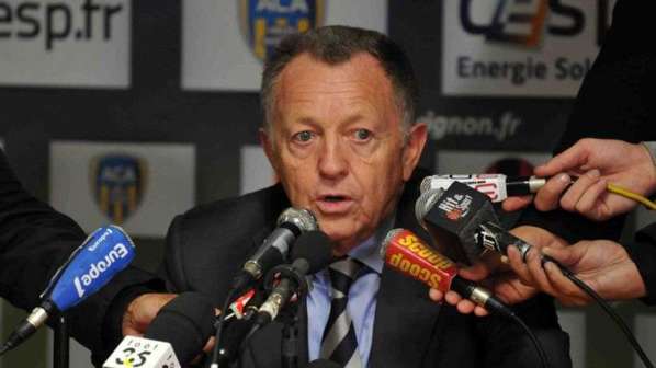 PSG : Aulas l’a toujours mauvaise pour Réveillère...