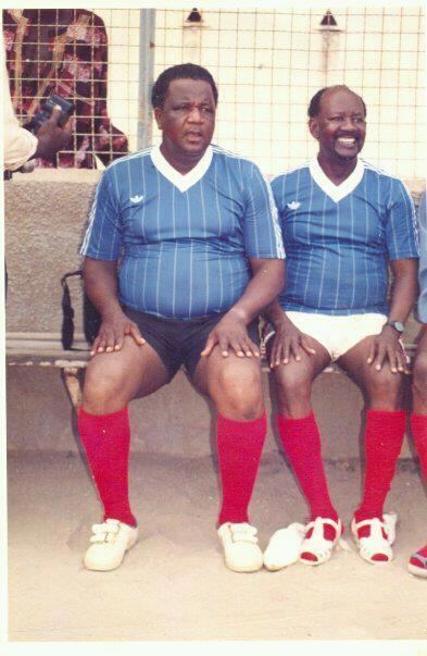 Photo inédite: Baye Peul et Makhouradia Guèye en mode "Footballeur"