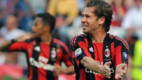 Officiel : Cassano file à l’Inter Milan, Pazzini au Milan AC !