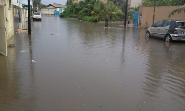 Dakar toujours sous les eaux  ( Photos)