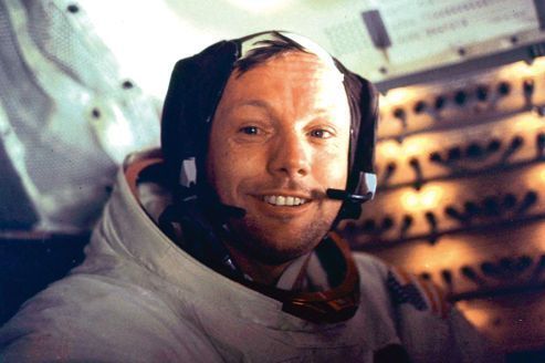 Neil Armstrong: «Un des plus grands héros américains»