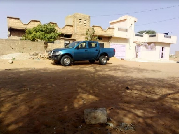 Séries de braquages à Louga: 2 véhicules de service volés en plein couvre-feu