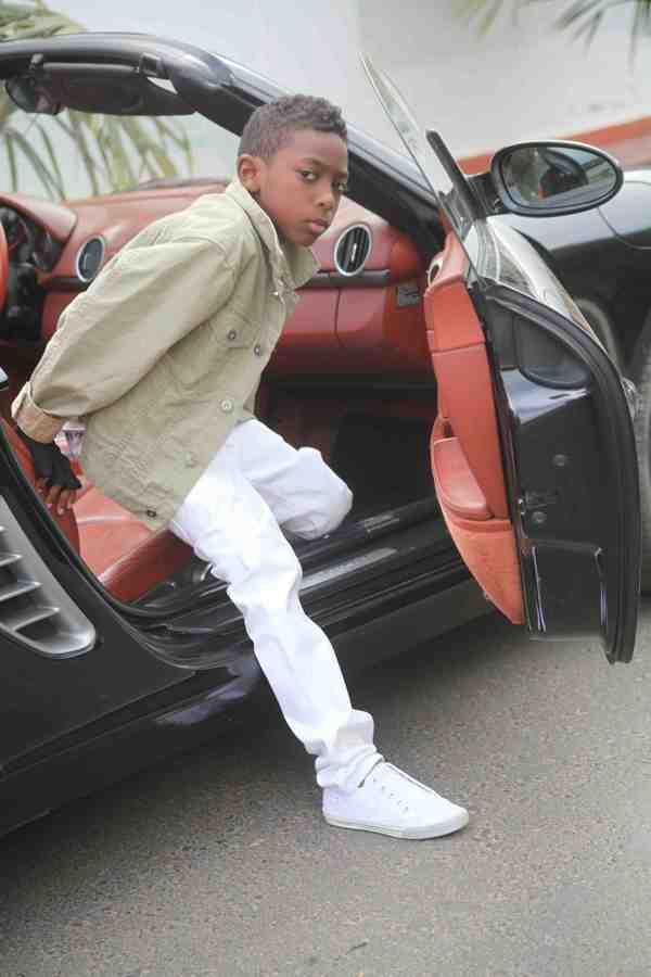 Le fils et chanteur de Bouba, Philippe Ndour en mode jet setteur!