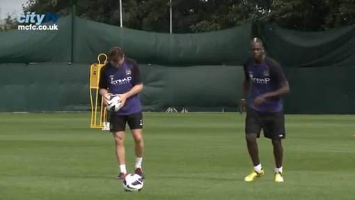 Messi impuissant face à l'obus de Balotelli