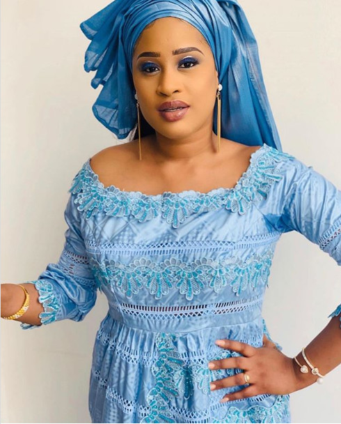 PHOTOS: Admirez les "sagnsé" de vos stars en mode vendredi ! PHOTOS: Admirez les "sagnsé" de vos stars en mode vendredi !