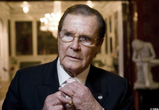 Roger Moore victime de violences conjugales