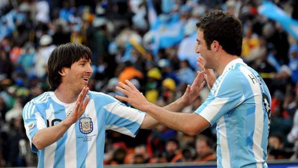 Zambrano s’en prend à Messi et Higuain