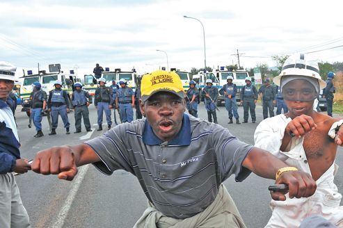 Les mineurs de Marikana ne désarment pas Les mineurs de Marikana ne désarment pas