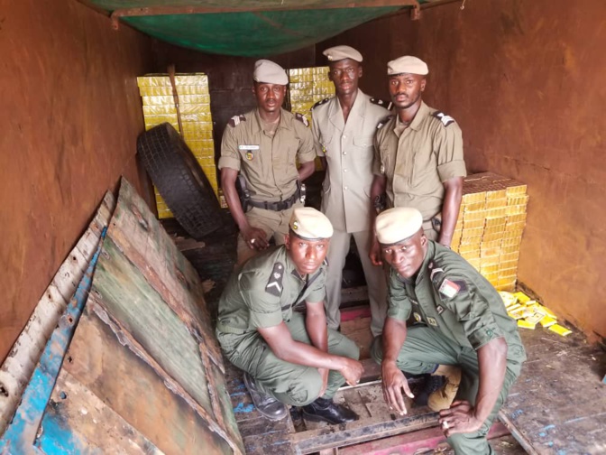 Opérations spéciales COVID-19: Saisie de faux médicaments d’une valeur estimée à 72 millions de francs CFA Opérations spéciales COVID-19: Saisie de faux médicaments d’une valeur estimée à 72 millions de francs CFA