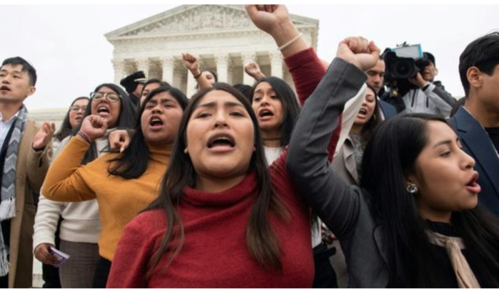 700.000 jeunes migrants régularisés, un revers pour Trump