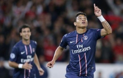 Ibrahimovic et Thiago Silva salués par San Siro