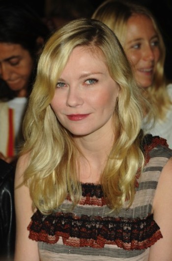 Kirsten Dunst dévoile une bague en diamant !