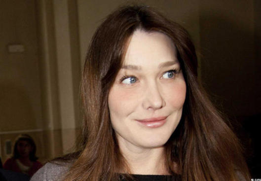 Carla Bruni-Sarkozy n’est plus tellement Naïve