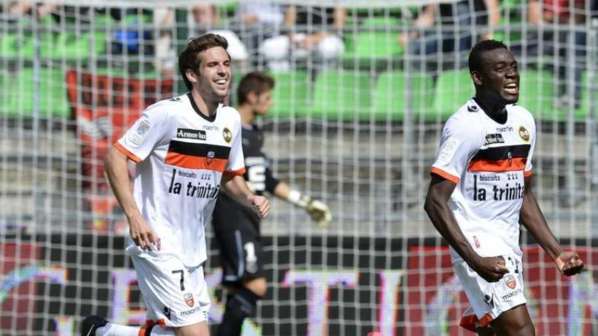 Lorient : Corgnet revient sur la rumeur OL et ouvre la porte aux Bleus