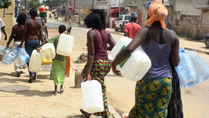 Résolution des problèmes d'eau: Macky Sall exhorte à une mobilisation nominale des infrastructures... Résolution des problèmes d'eau: Macky Sall exhorte à une mobilisation nominale des infrastructures...