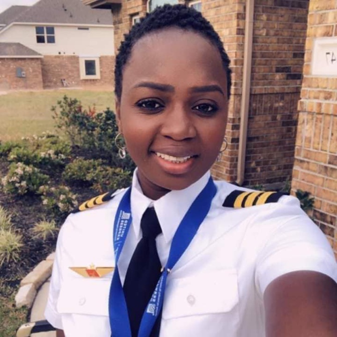 Khady Djibril Ndiaye, pilote de ligne: «J’ai piloté un avion avant de conduire une voiture»