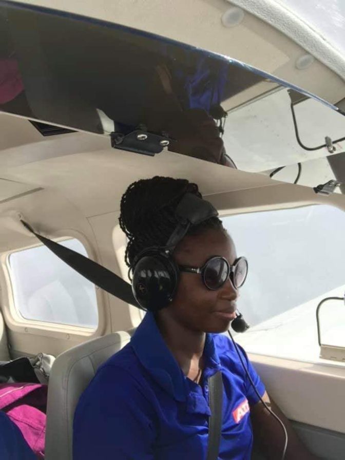 Khady Djibril Ndiaye, pilote de ligne: «J’ai piloté un avion avant de conduire une voiture» Khady Djibril Ndiaye, pilote de ligne: «J’ai piloté un avion avant de conduire une voiture»