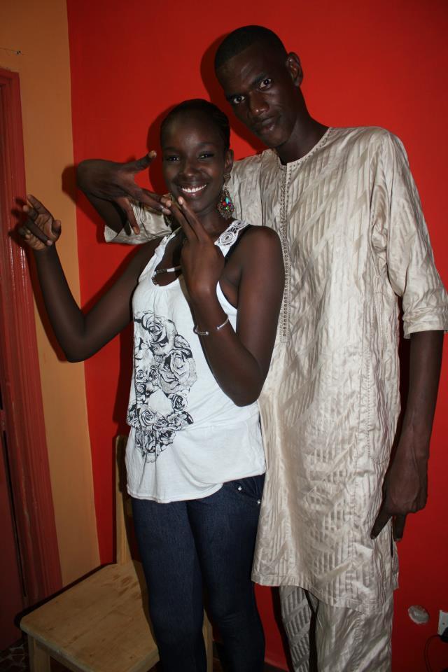 Ndeye Marie Diaw, miss humanitaire 2012 avec le comédien Ndiol tothie tothie