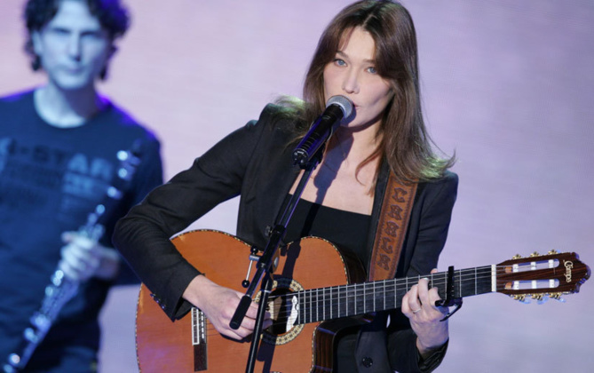 Carla Bruni en duo avec Enrico Macias