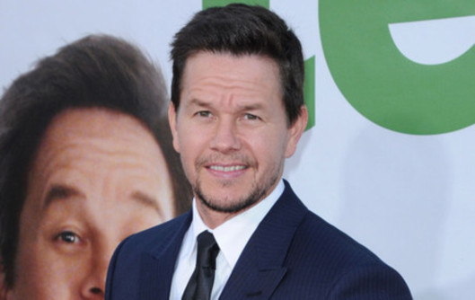 Mark Wahlberg : « J’ai arrêté de fumer de l’herbe en devenant papa »