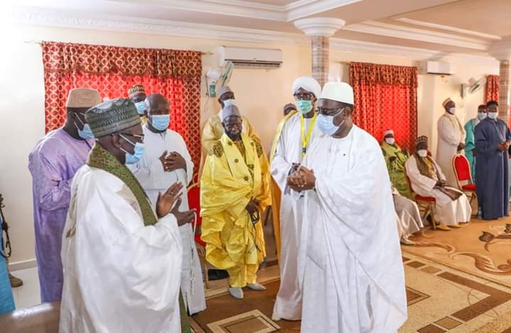 PHOTOS - Macky Sall à Thiénaba pour présenter ses condoléances !