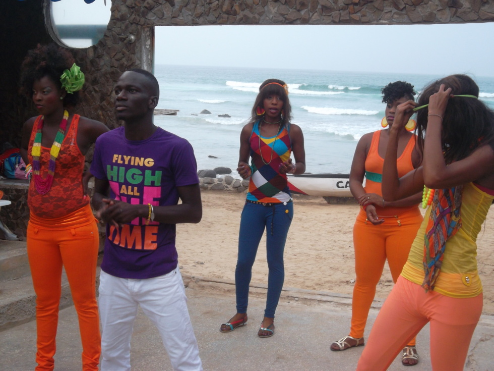 Un groupe de danse prêt à faire sa démonstration