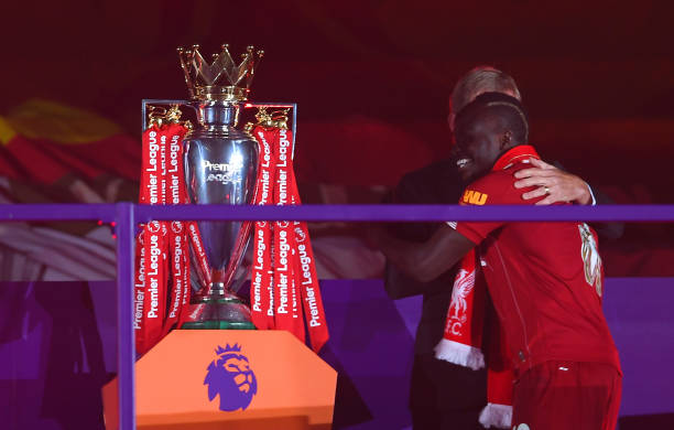 Premier League: Sadio Mané sacré, félicité par cette légende du club