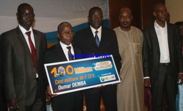 [Photos] Oumar Demba décroche le Jackpot de la Lonase