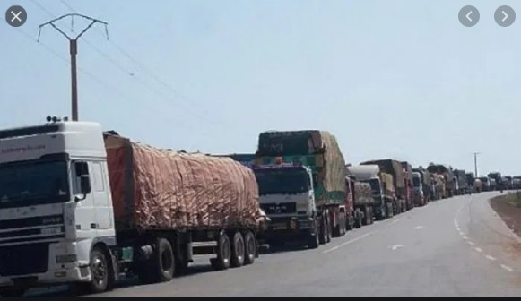 Camions et autres gros porteurs: Macky Sall invite au renforcement systématique des contrôles techniques Camions et autres gros porteurs: Macky Sall invite au renforcement systématique des contrôles techniques