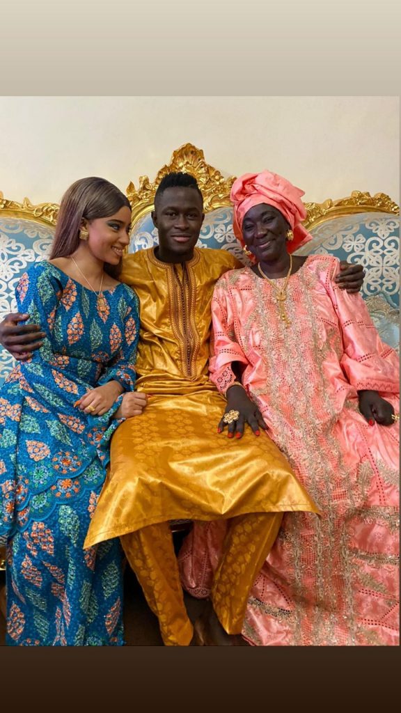 Mode Tabaski: Le couple de stars Racky Aidara et Ibou Guèye en toute complicité avec leur mère ! 