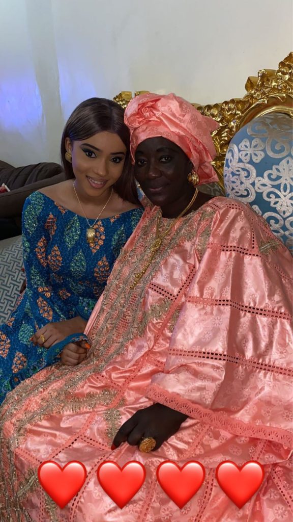 Mode Tabaski: Le couple de stars Racky Aidara et Ibou Guèye en toute complicité avec leur mère ! 