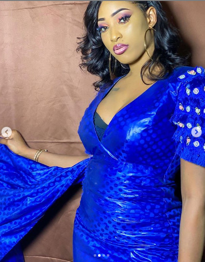 Shasha de "Galle no stress", très élégante dans une robe bazin(Photos) Shasha de "Galle no stress", très élégante dans une robe bazin(Photos)