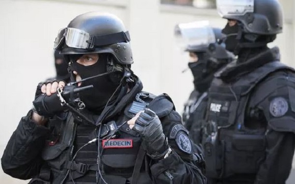 Urgence en France : une prise d'otages en cours dans une agence bancaire du Havre