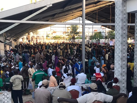 Inhumation et funérailles du regretté khalife Cheikh Ahmed Tidiane Niasse : Médina Baye a refusé du monde…