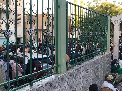 Inhumation et funérailles du regretté khalife Cheikh Ahmed Tidiane Niasse : Médina Baye a refusé du monde…