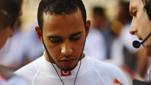 Hamilton abandonne à Abou Dhabi, Räikkönen en tête