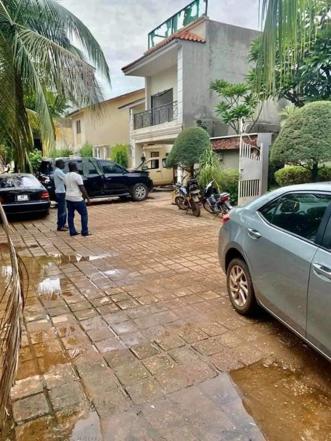 Mali - Vidéo+photos - Ce qui reste de la maison de Karim, fils d'IBK Mali - Vidéo+photos - Ce qui reste de la maison de Karim, fils d'IBK