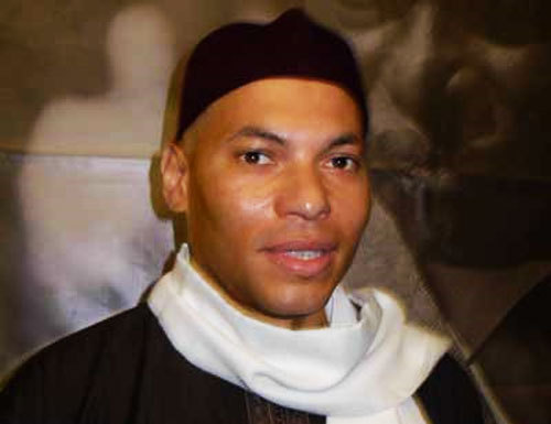 Karim Wade a prié à la mosquée du Point E