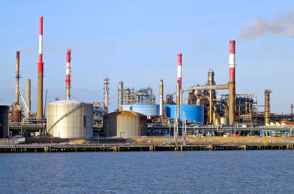 Ras-le-bol face à une fuite presque permanente d’hydrocarbures :les autorités municipales de Thiaroye Sur Mer  tapent du poing sur la table de la SAR