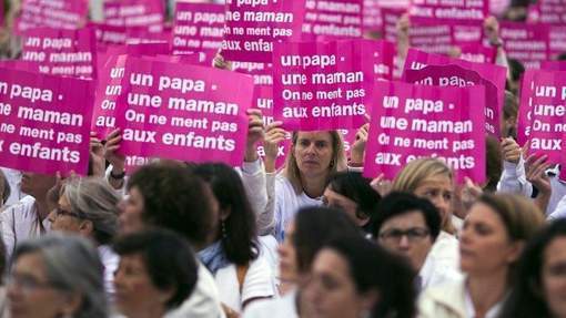 Seconde journée de manifestation contre l'"homofolie" à Paris