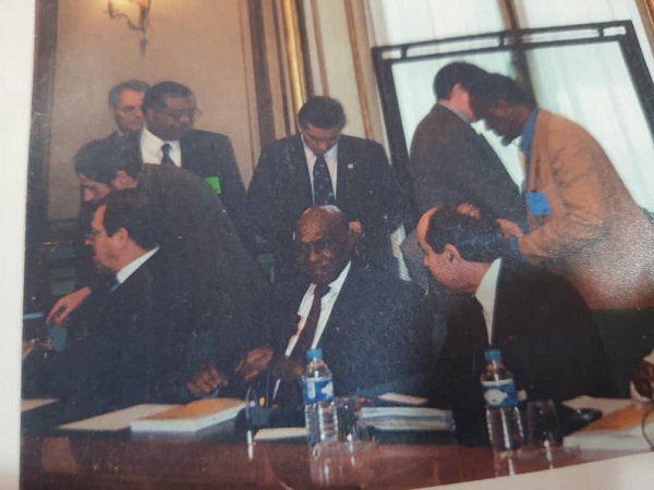 Avec Mr Lanciné Camara, une bibliothèque vivante, en conférence de presse demain Samedi : le Ministre Thierno Lo décroche un évènement de taille Avec Mr Lanciné Camara, une bibliothèque vivante, en conférence de presse demain Samedi : le Ministre Thierno Lo décroche un évènement de taille