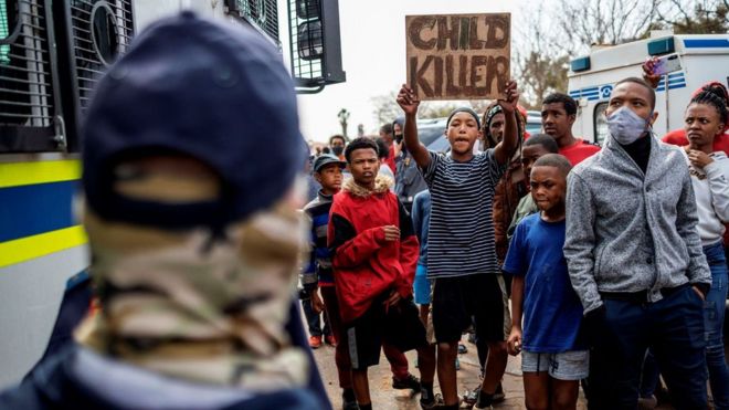 Afrique du Sud - Deux officiers de police arrêtés pour le meurtre d'un jeune de 16 ans