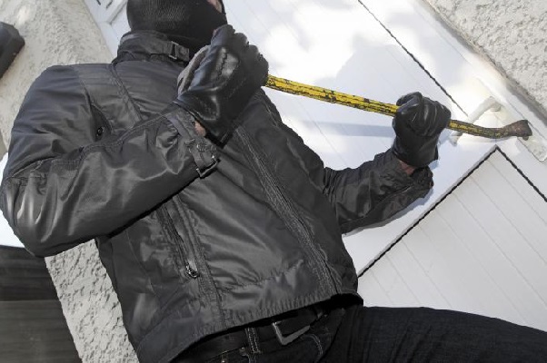 Trois établissements scolaires victimes d’une bande de malfaiteurs : le Cambriolage en série s’installe à Diourbel Trois établissements scolaires victimes d’une bande de malfaiteurs : le Cambriolage en série s’installe à Diourbel