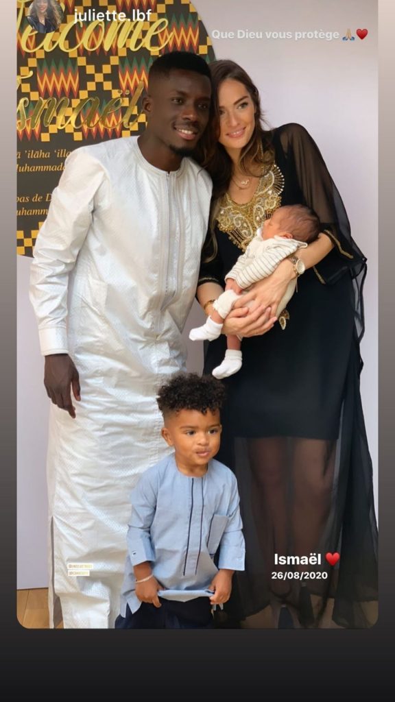 Carnet rose: Baptême du deuxième fils du joueur Idrissa Gana Guèye (Photos) Carnet rose: Baptême du deuxième fils du joueur Idrissa Gana Guèye (Photos)