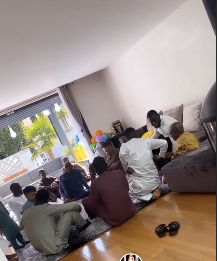 Carnet rose: Baptême du deuxième fils du joueur Idrissa Gana Guèye (Photos) Carnet rose: Baptême du deuxième fils du joueur Idrissa Gana Guèye (Photos)