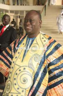 Me El Hadj Diouf se fâche contre le comportement des hommes politiques devant le pouvoir religieux