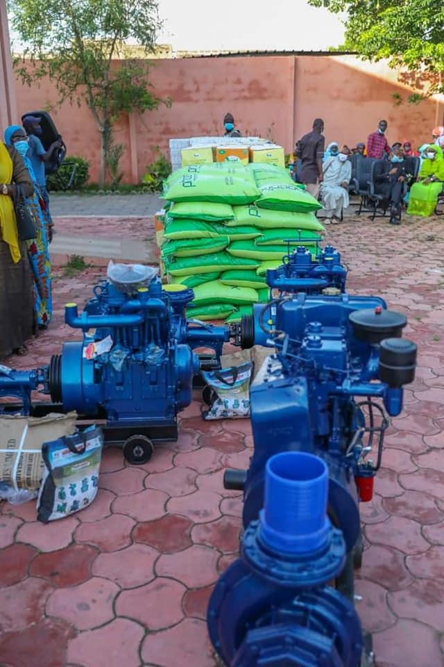 Pikine: La Première dame au chevet des populations victimes des inondations Pikine: La Première dame au chevet des populations victimes des inondations