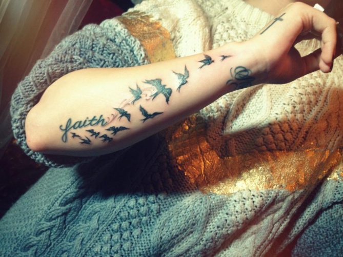Demi Lovato : son tatouage aérien