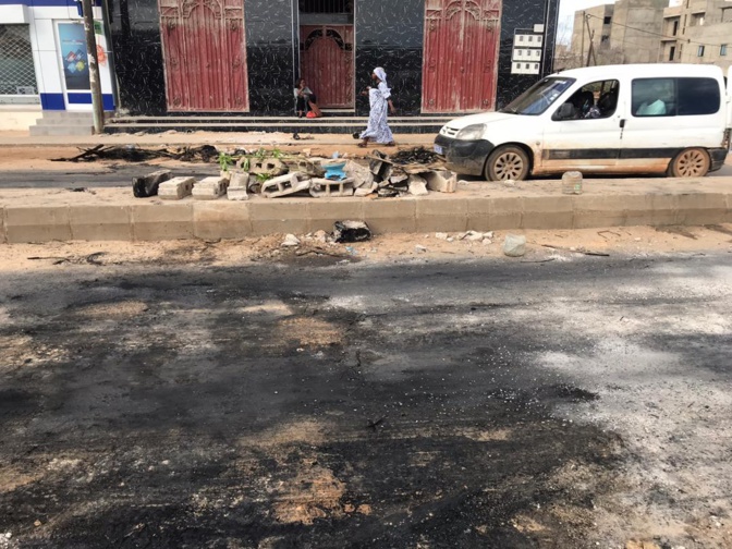 Jaxaay: violentes confrontations entre les forces de l'ordre et la population Jaxaay: violentes confrontations entre les forces de l'ordre et la population